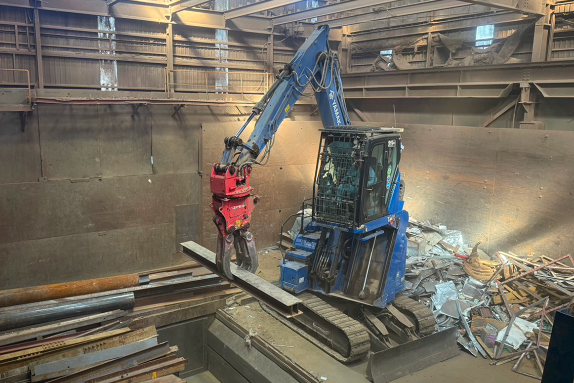 画像：材料投入